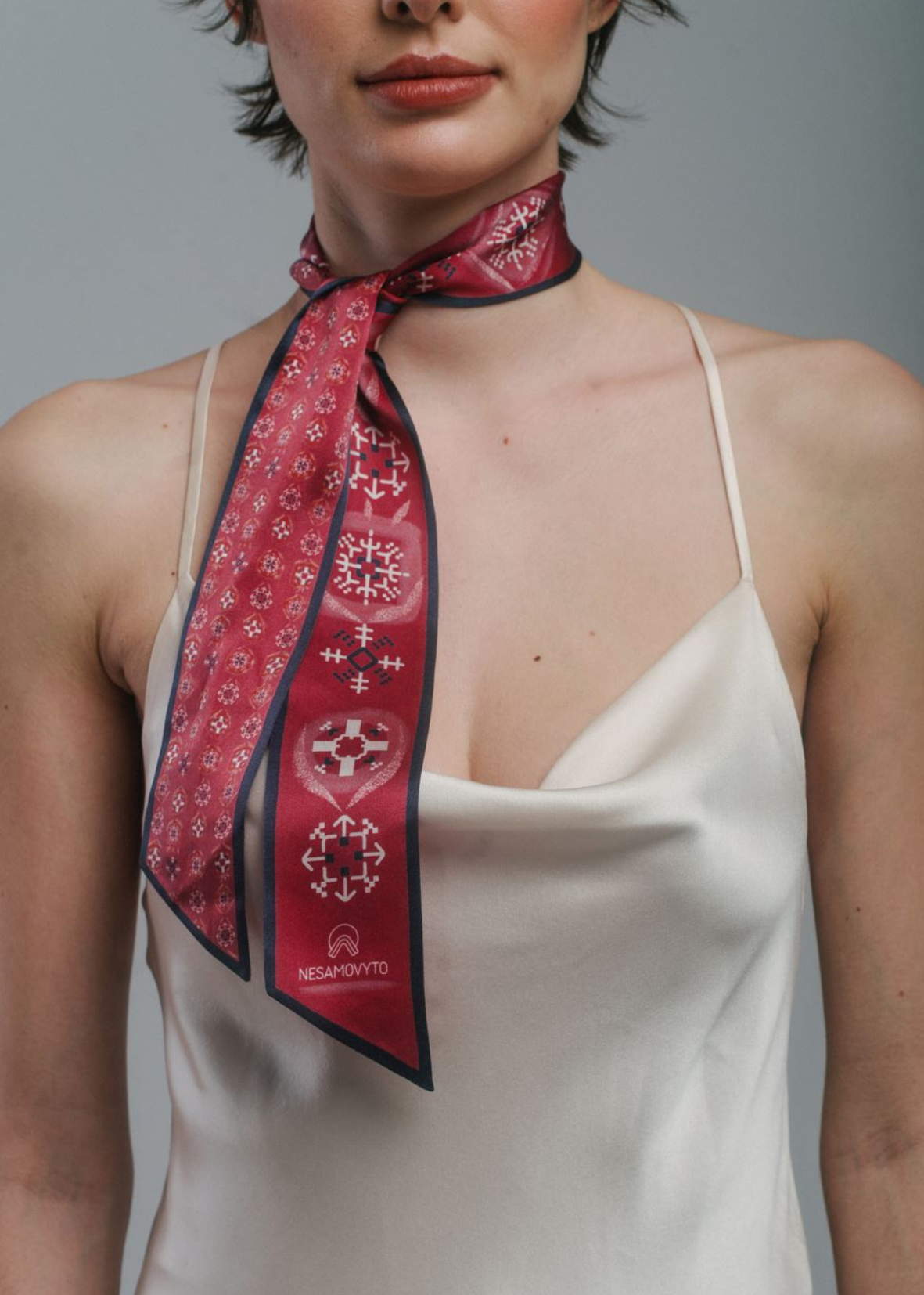 NESAMOVYTO SHCHASTYA THIN SCARF