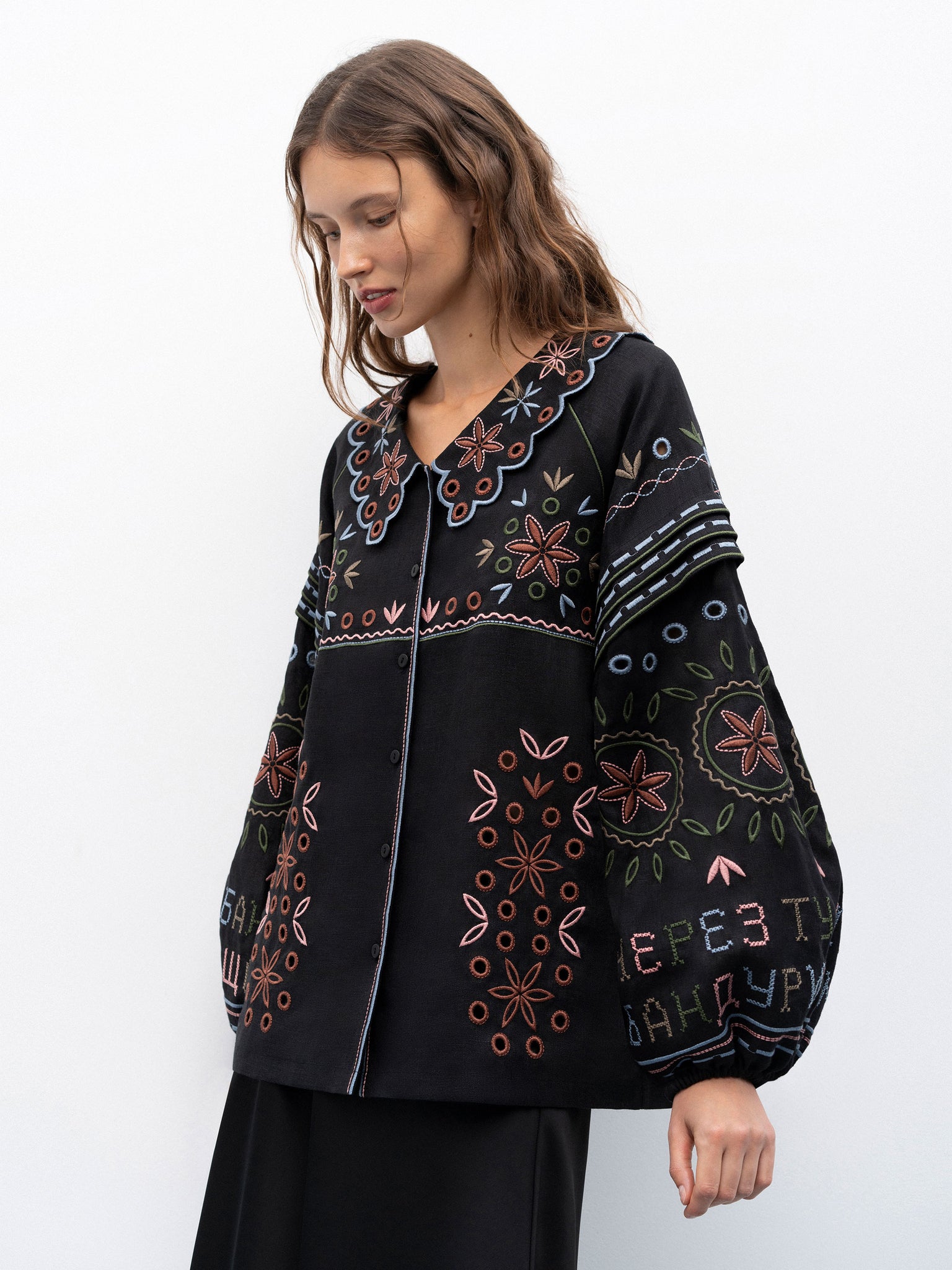 ETNODIM Embroidered jacket made of black linen with a collar Bandura Temna