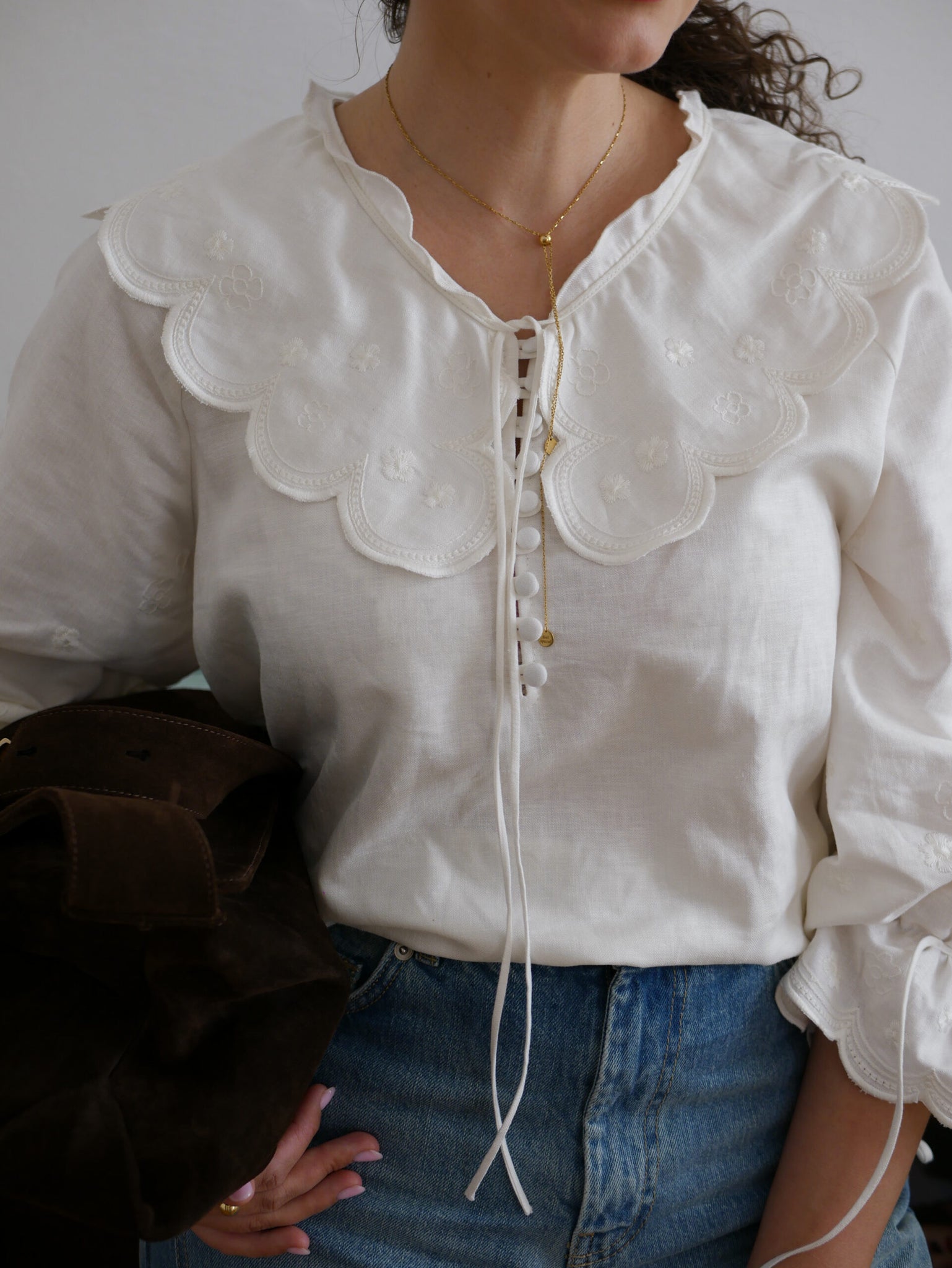 GAPTUVANYA ODA SHIRT IN WHITE COLOURS