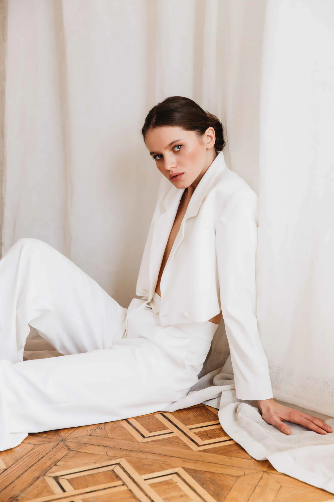 BUDZIKO PARIS WHITE CROPPED BLAZER