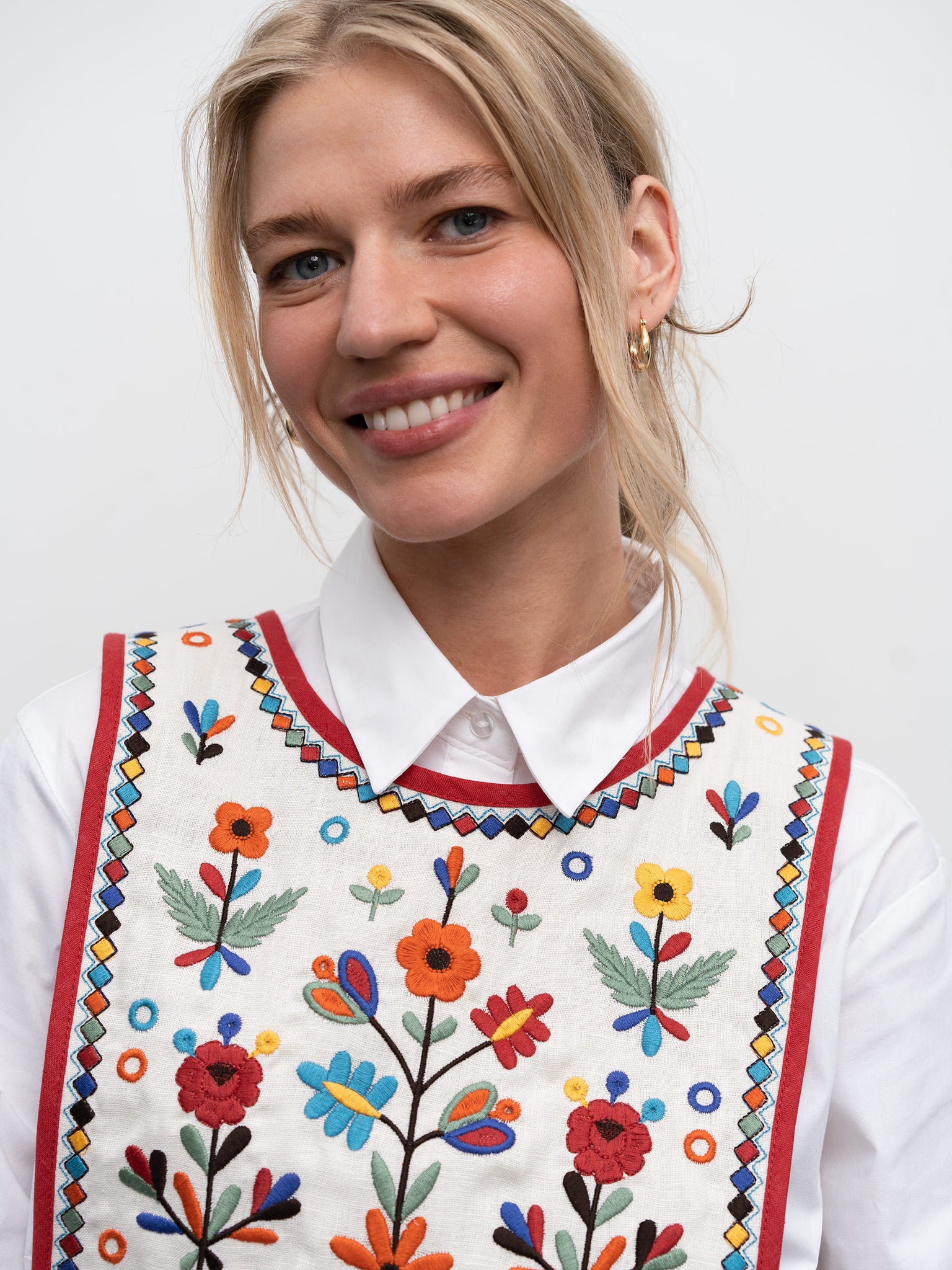 ETNODIM Linen embroidered vest with ties Yaryna vest