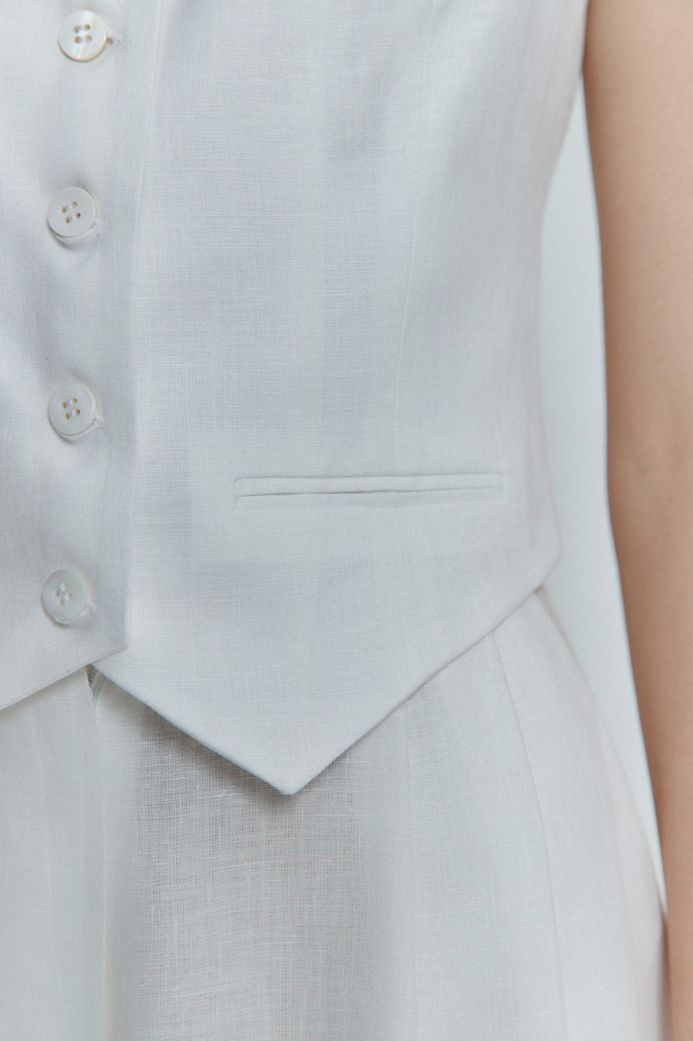MORANDI WHITE LINEN WAISTCOAT