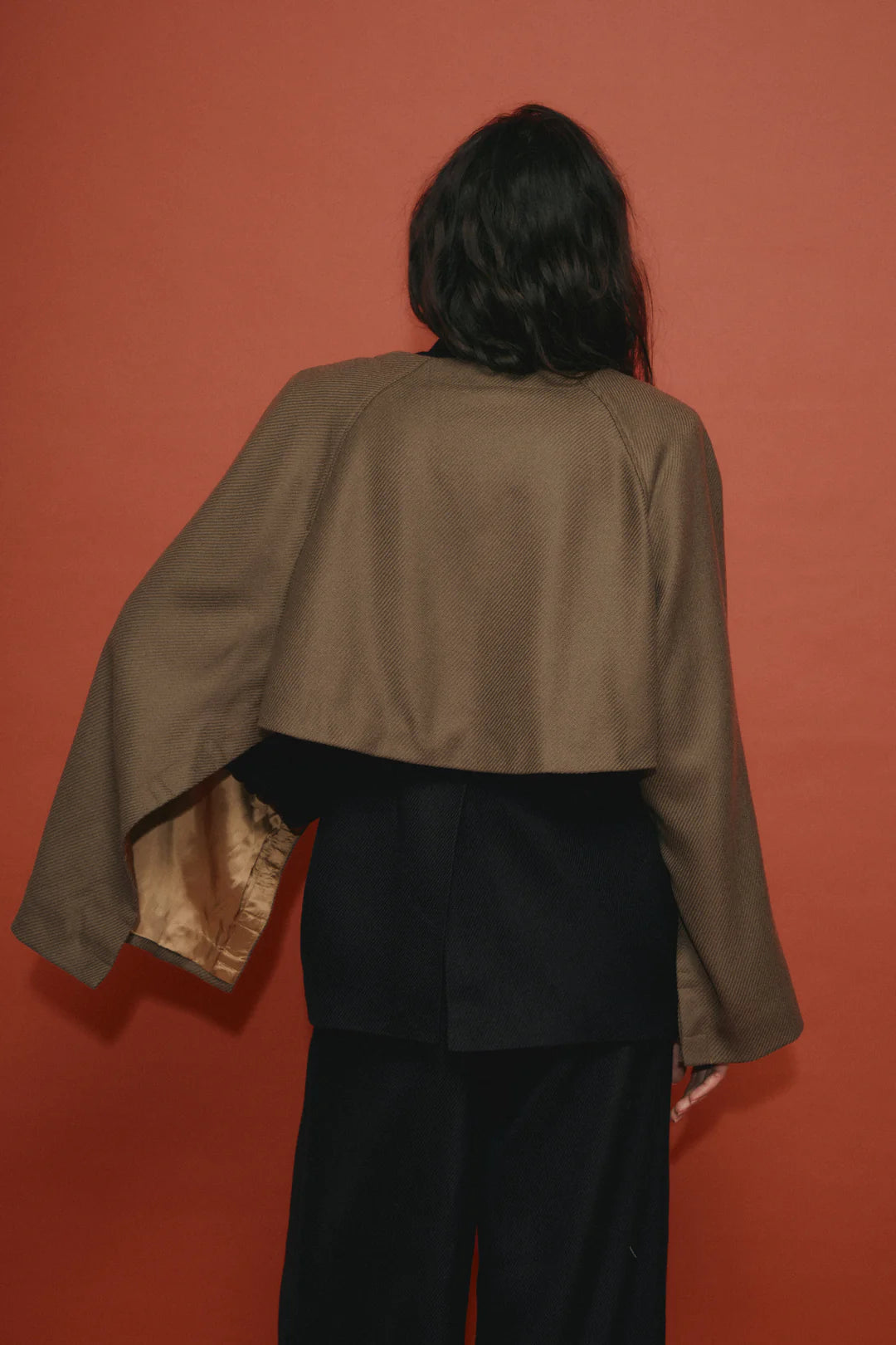 SELERA BROWN WOOL CAPE