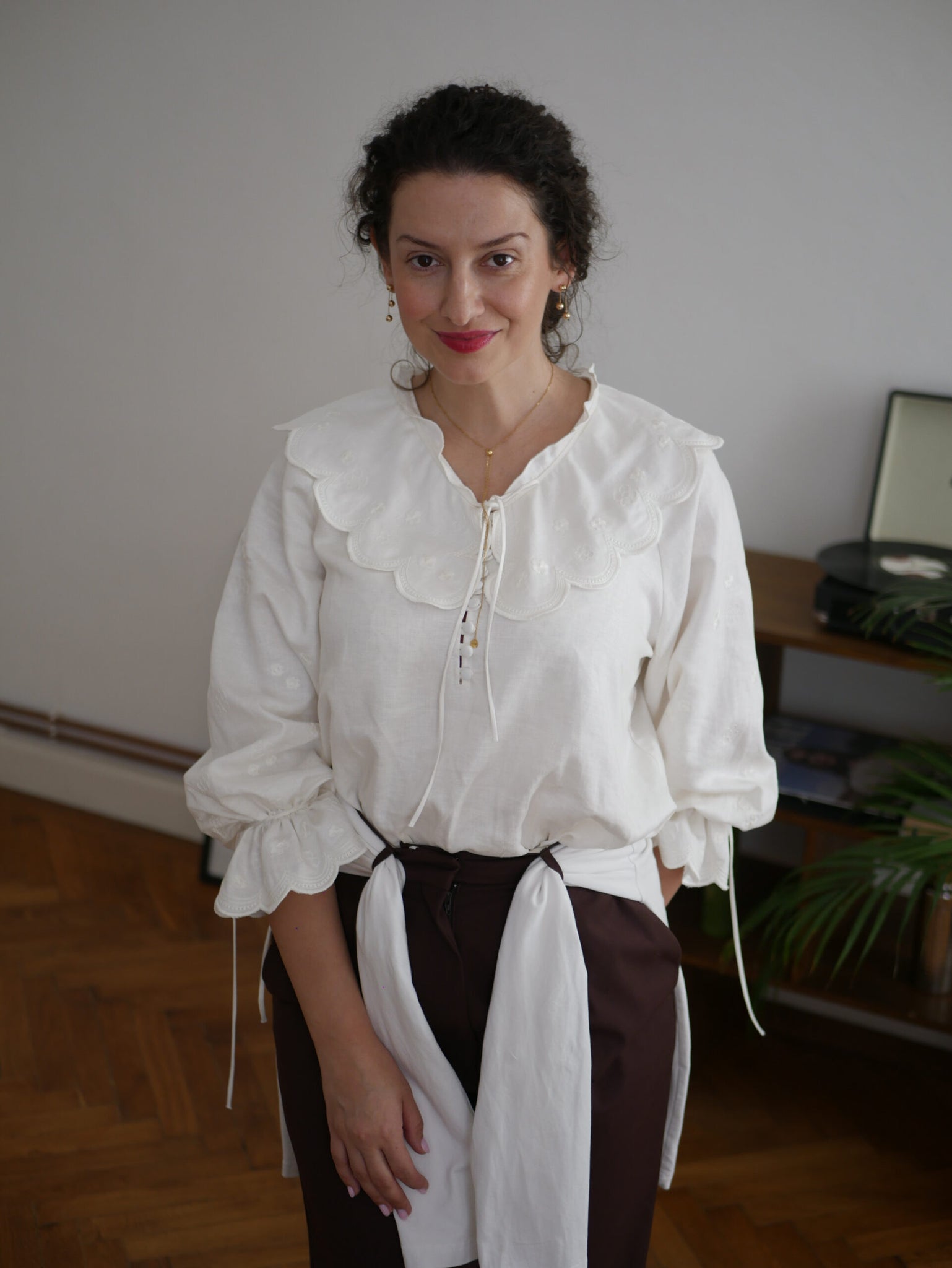 GAPTUVANYA ODA SHIRT IN WHITE COLOURS